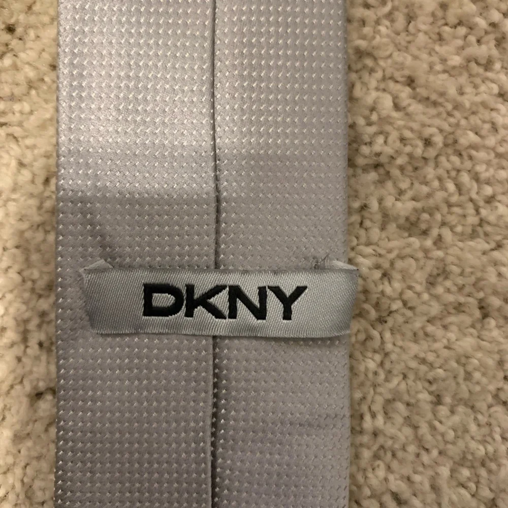 DKNY Men's Gray Skinny Tie Slim Modern Necktie Business Wedding